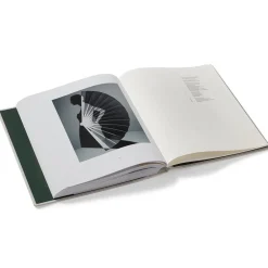 Karl Lagerfeld: A Line of Beauty*The Met Store Outlet