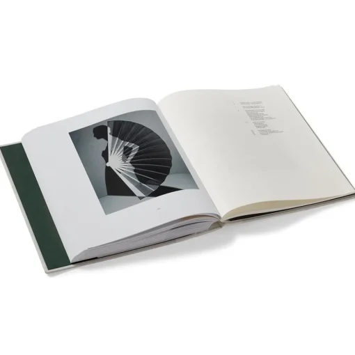 Karl Lagerfeld: A Line of Beauty*The Met Store Outlet