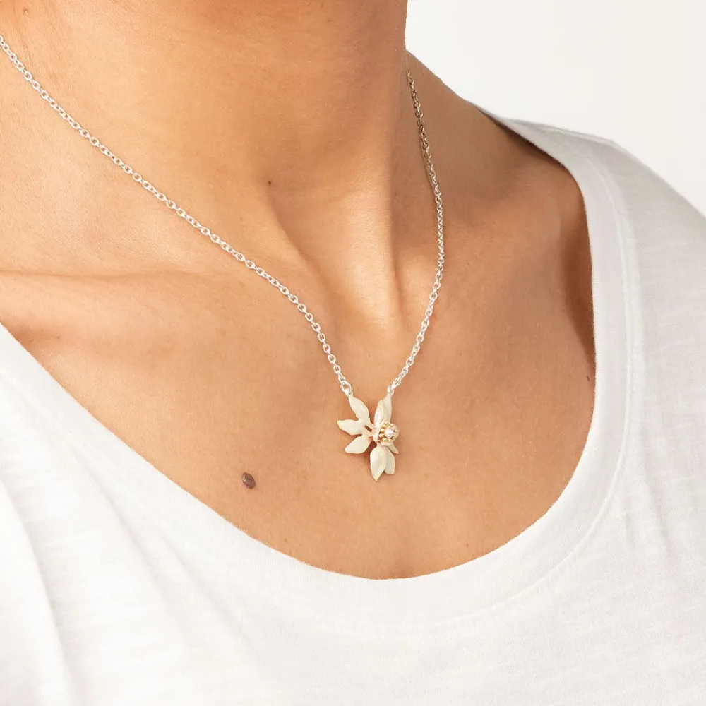 Magnolia Pendant Necklace*The Met Store Shop